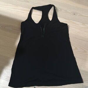 LuLuLemon racer back tank with zipper detail size 8 - black